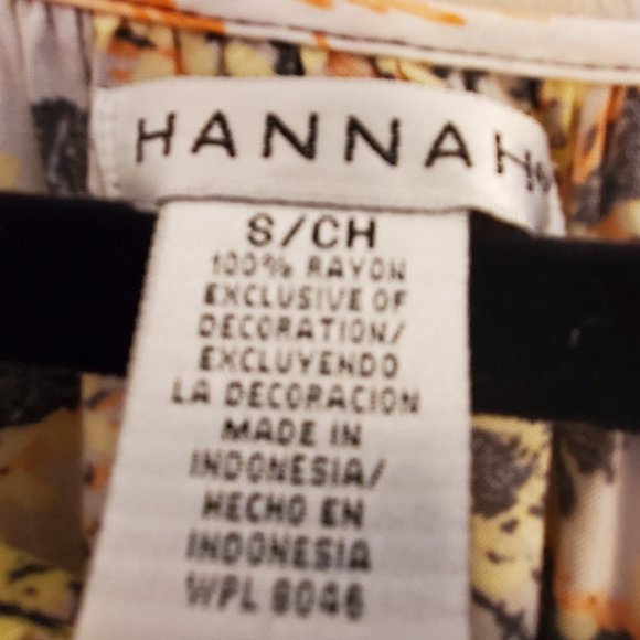 Hannah Tunic Boat Neck Tunic with 3/4 Sleeves Vibrant Flowers and Ivory Trim - Picture 6 of 7